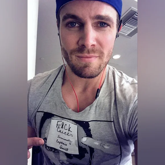 Bundle XL Stephen Amell F*ck Cancer Tshirt & Sinceriously Green Arrow Zip Hoodie - Picture 8 of 10
